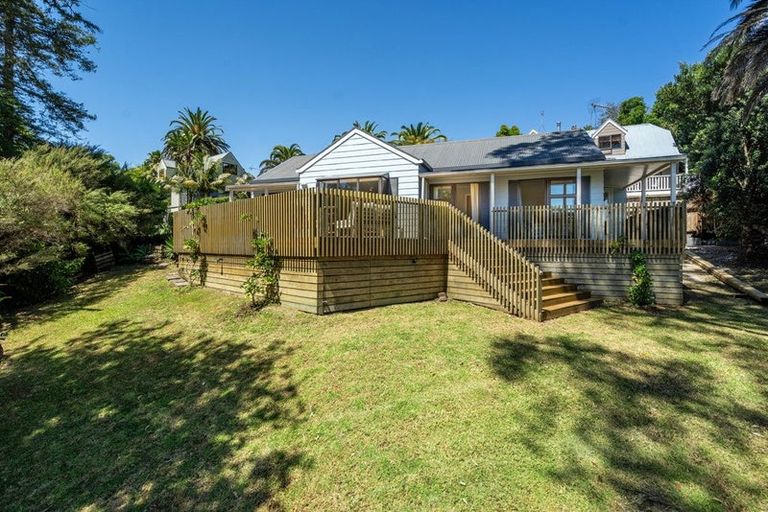 Photo of property in 2/14 Charles Street, Hauraki, Auckland, 0622