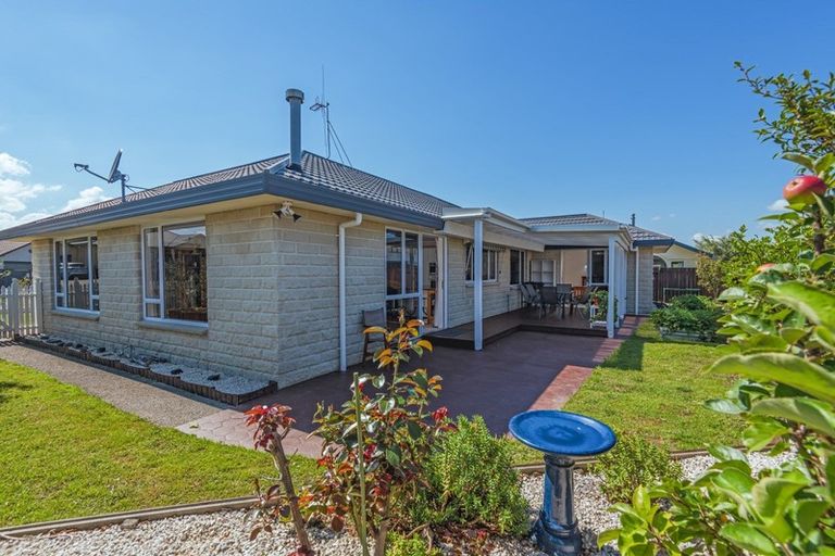 Photo of property in 4 Aspen Way, Kelvin Grove, Palmerston North, 4414