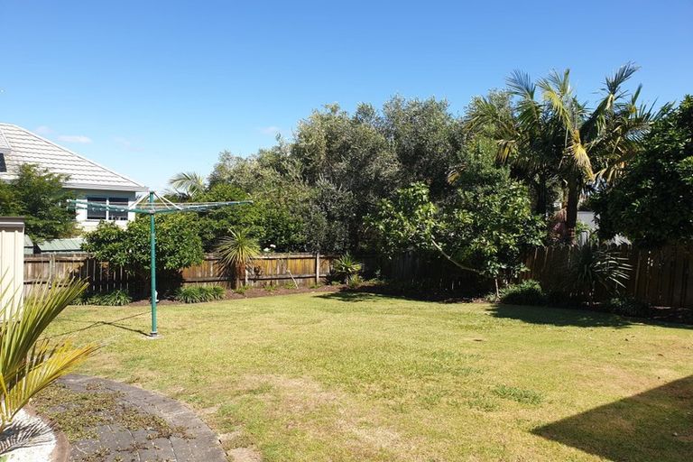 Photo of property in 9 Bocage Lane, West Harbour, Auckland, 0618