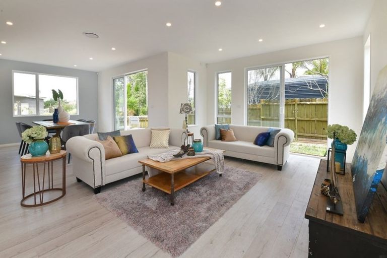 Photo of property in 702a East Coast Road, Pinehill, Auckland, 0632