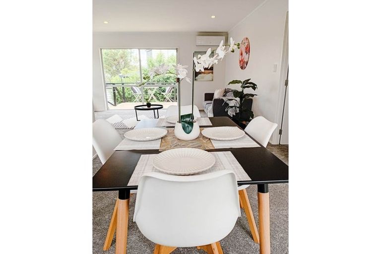 Photo of property in 3/169 Chivalry Road, Glenfield, Auckland, 0629