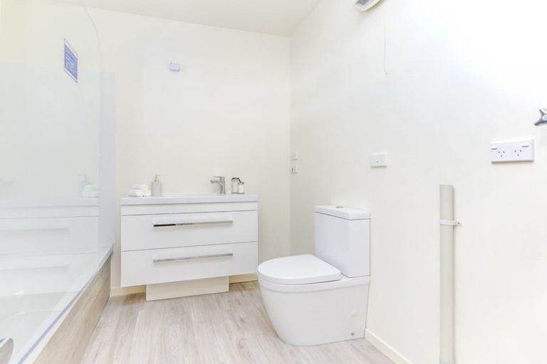 Photo of property in Pirie Street Townhouses, 2/35 Pirie Street, Mount Victoria, Wellington, 6011