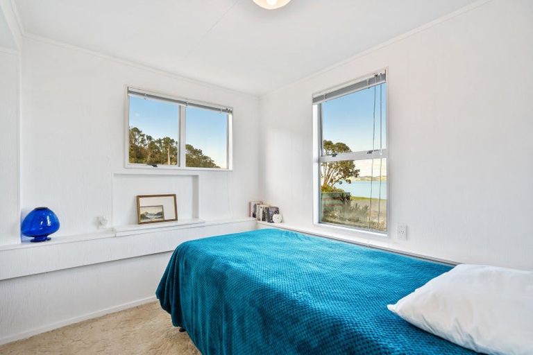 Photo of property in 6 Waikaraka Beach Road, Tamaterau, Whangarei, 0174