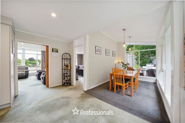 Photo of property in 40 Kamahi Street, Stokes Valley, Lower Hutt, 5019