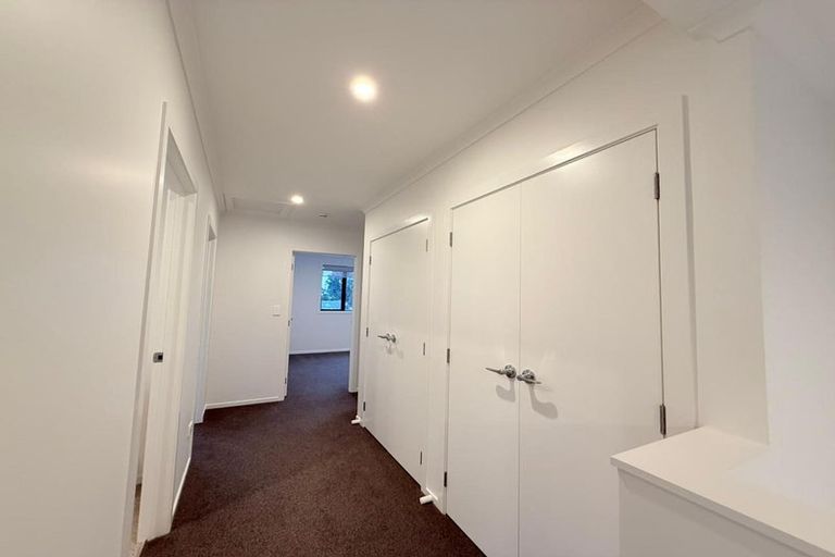 Photo of property in 30c Russell Road, Manurewa, Auckland, 2102