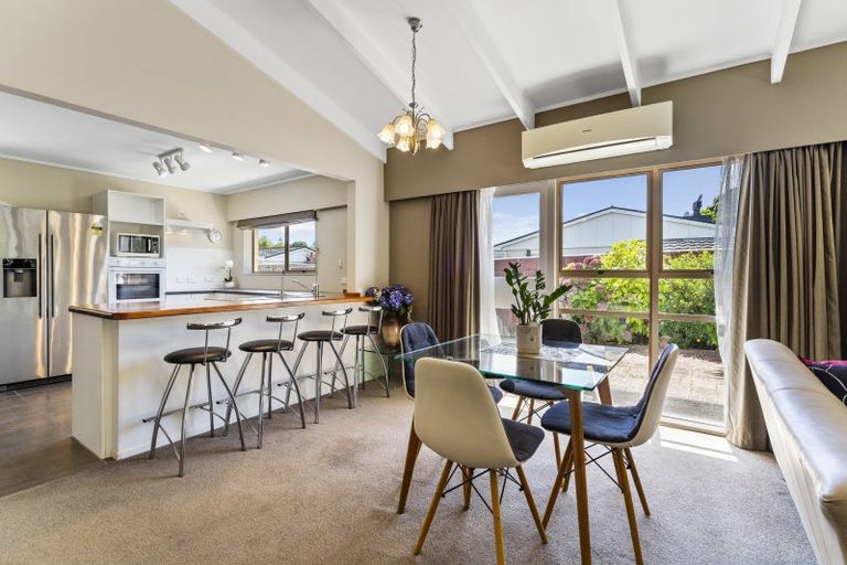 Photo of property in 3a Edgewater Street, Waikanae, 5036