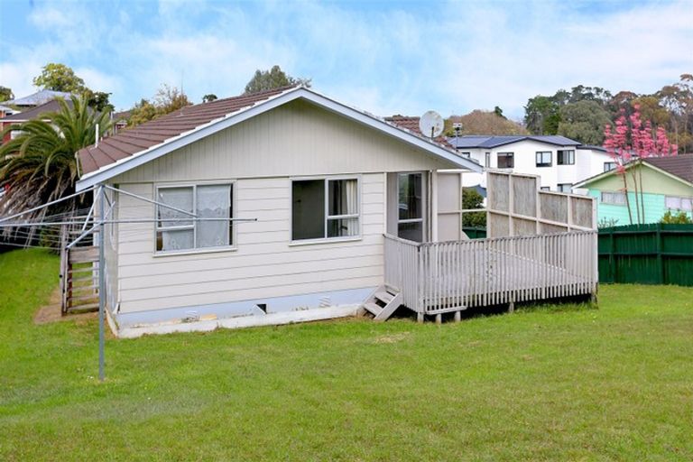 Photo of property in 54 Donovan Avenue, Massey, Auckland, 0614
