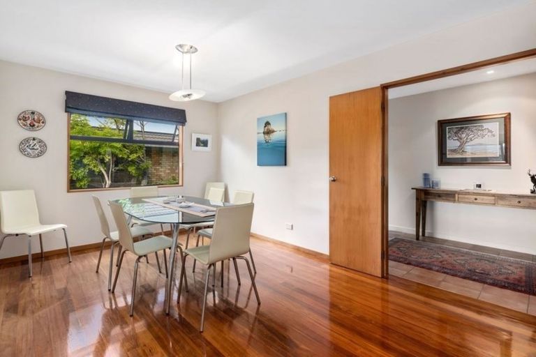 Photo of property in 18 Beulah Avenue, Rothesay Bay, Auckland, 0630