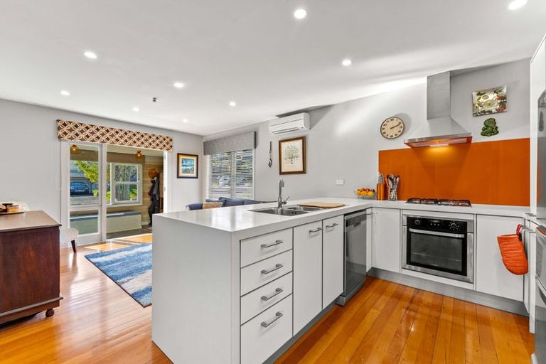 Photo of property in 14 Rosecamp Road, Beach Haven, Auckland, 0626