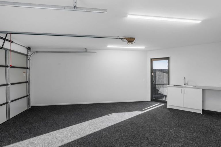 Photo of property in 17 Eminence Drive, Northwood, Christchurch, 8051