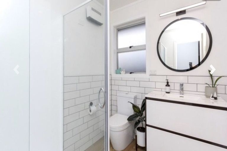 Photo of property in 83 Riversdale Drive, Merrilands, New Plymouth, 4312