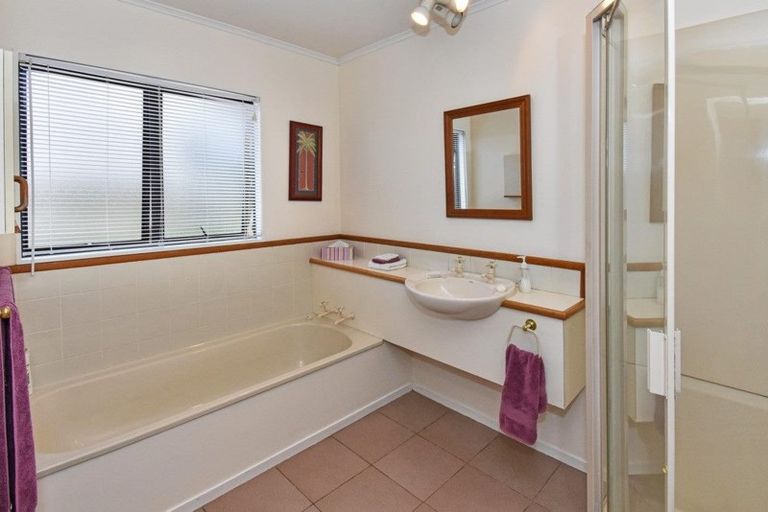 Photo of property in 2/16 Nogat Avenue, Papatoetoe, Auckland, 2024
