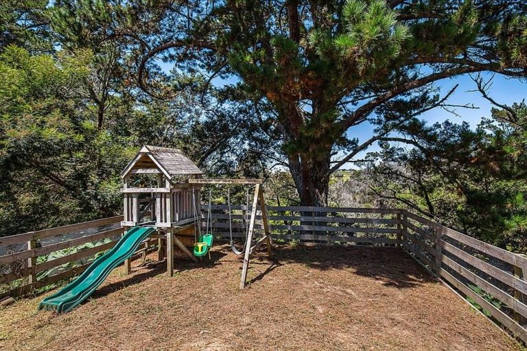 Photo of property in 1143a Whangaparaoa Road, Tindalls Beach, Whangaparaoa, 0930
