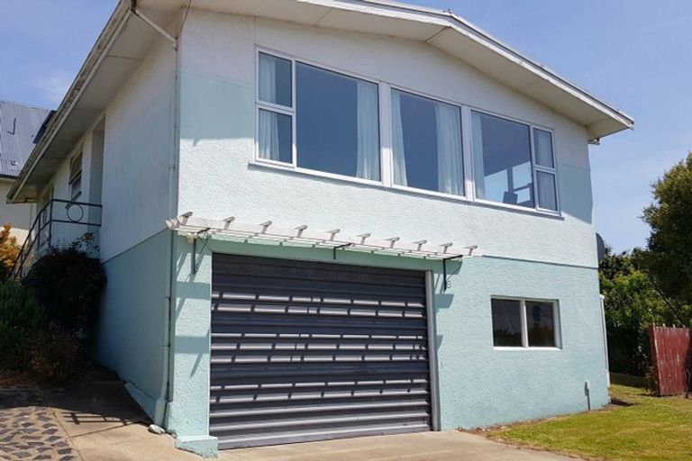 Photo of property in 18a Wharfe Street, South Hill, Oamaru, 9400
