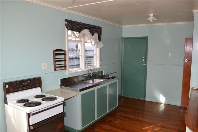 Photo of property in 14 Salisbury Avenue, Terrace End, Palmerston North, 4410