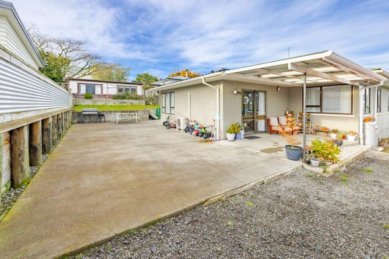 Photo of property in 12 Tamumu Road, Waipawa, 4210