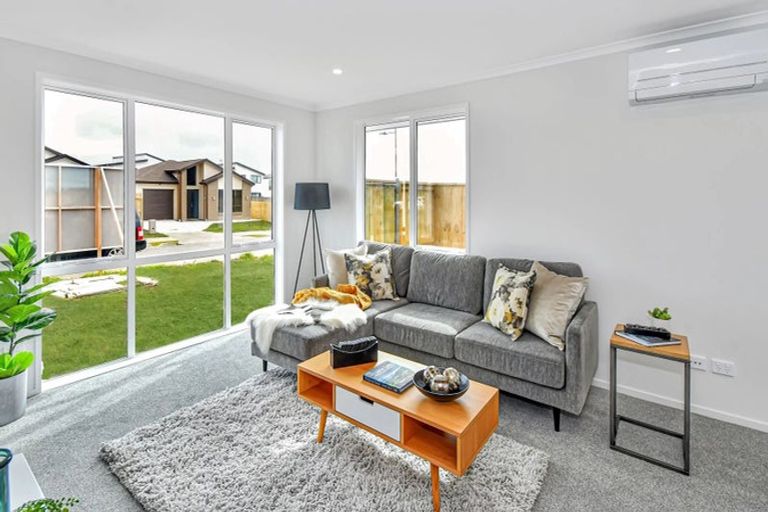 Photo of property in 10 Uatoto Road, Clarks Beach, 2122