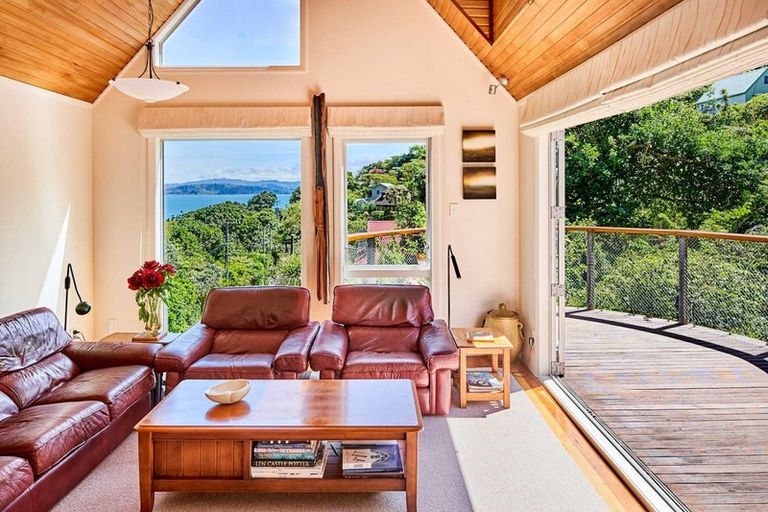 Photo of property in 14 Waitohu Road, York Bay, Lower Hutt, 5013