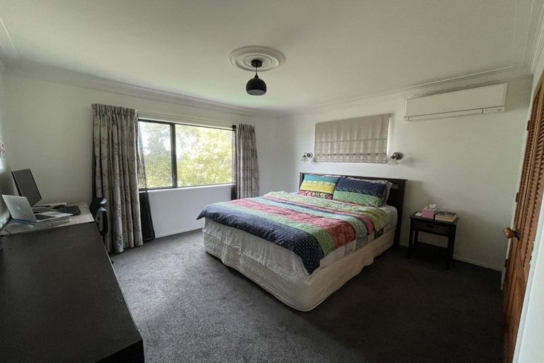 Photo of property in 54 Spence Road, Henderson, Auckland, 0612