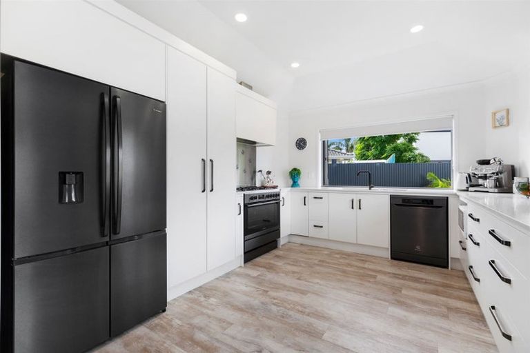 Photo of property in 27 Seychelles Drive, Papamoa Beach, Papamoa, 3118