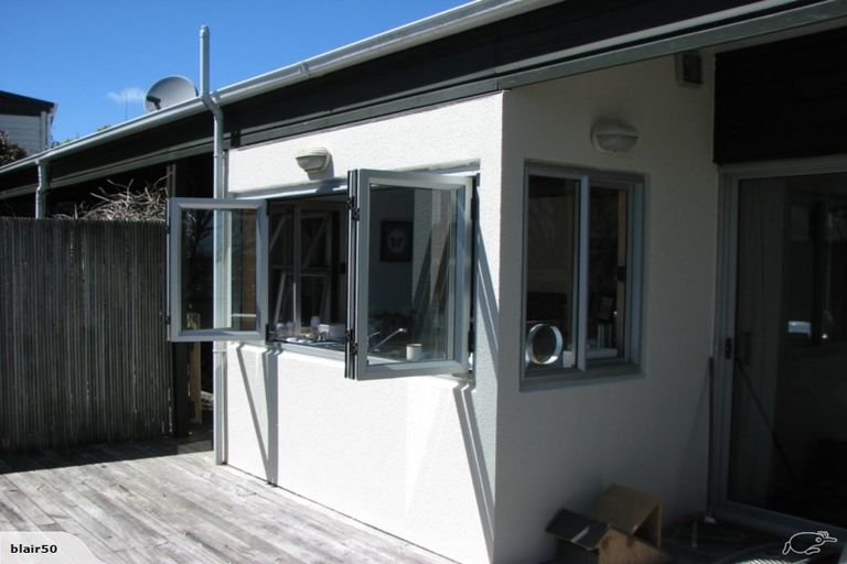 Photo of property in 47 Fitzpatrick Street, Newlands, Wellington, 6037