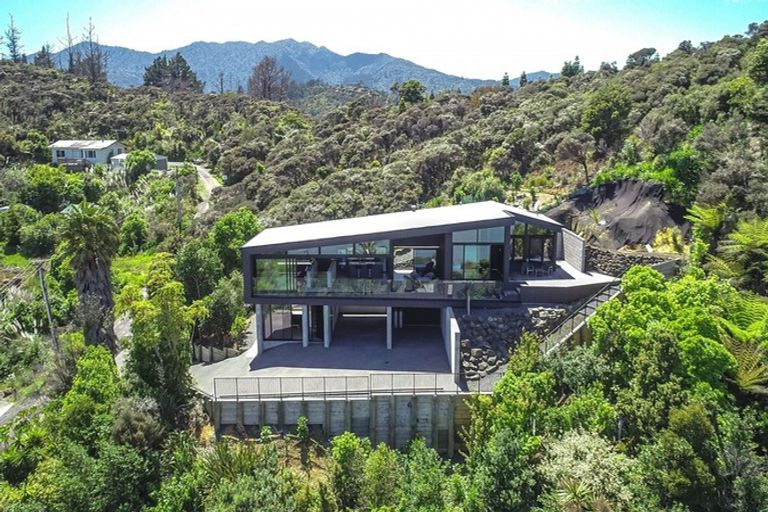 Photo of property in 90 Harbour View Road, Coromandel, 3581