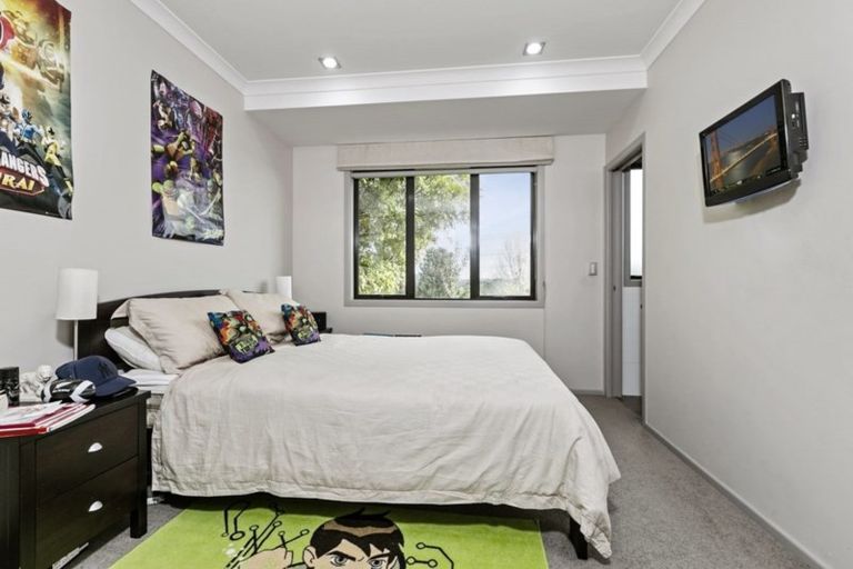 Photo of property in 35 Holdens Road, Henderson, Auckland, 0612