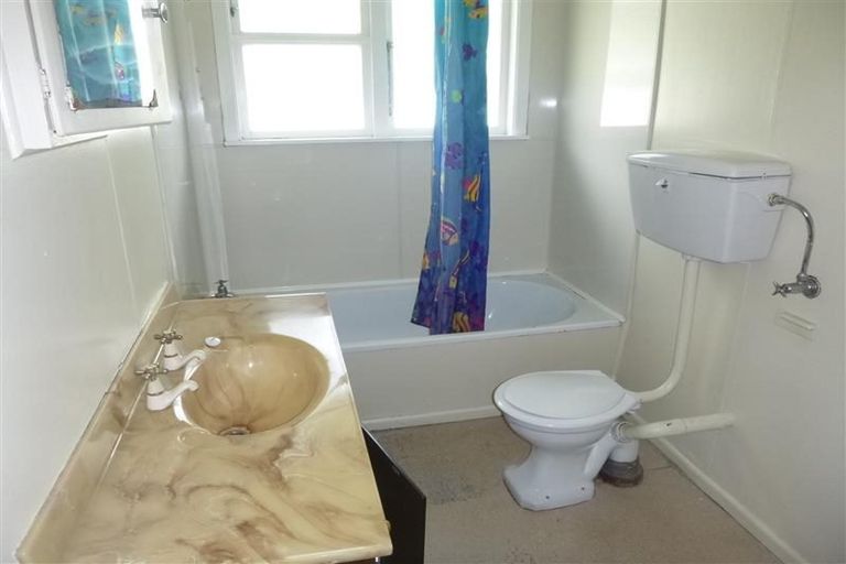 Photo of property in 3/50 Cruickshank Road, Clouston Park, Upper Hutt, 5018