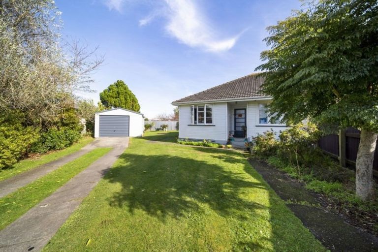 Photo of property in 13 Douglas Street, Hawera, 4610