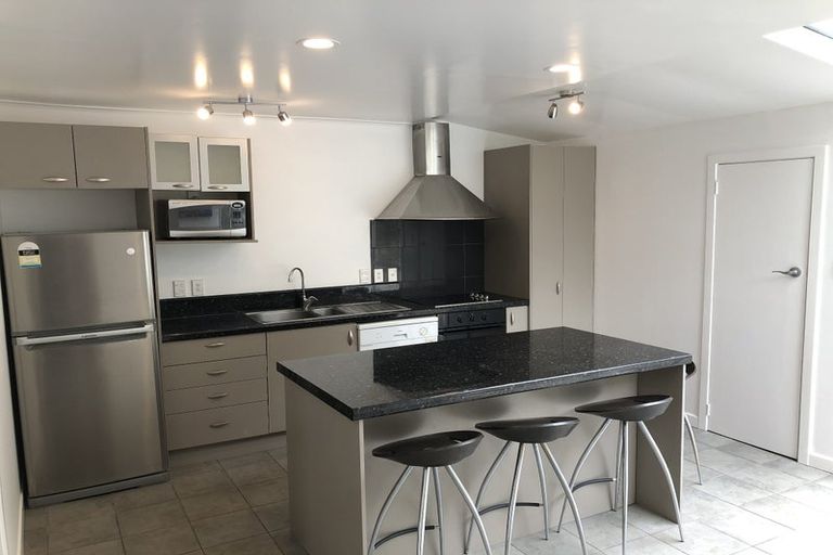 Photo of property in 39 Onslow Road, Khandallah, Wellington, 6035