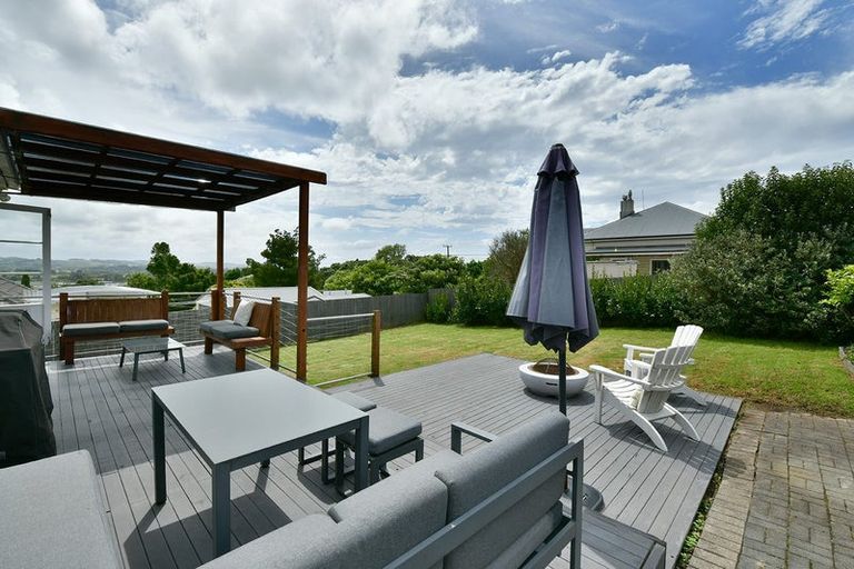 Photo of property in 32 Karaka Street, Helensville, 0800