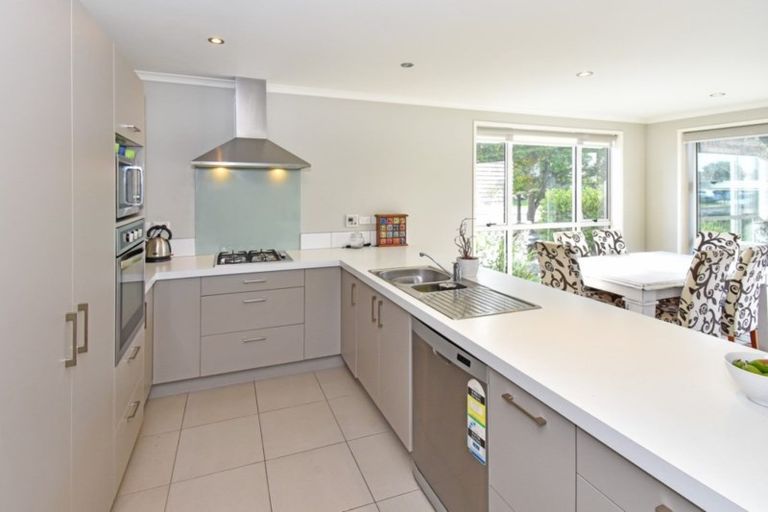 Photo of property in 11 Tarapiroe Avenue, Takanini, 2112