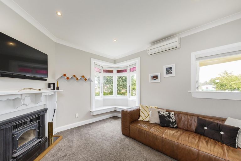 Photo of property in 17 Chelwood Street, Takaro, Palmerston North, 4412