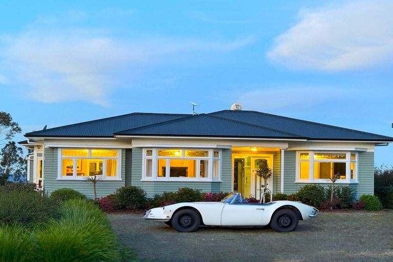 Photo of property in 147 Mcleod Road, South Head, Helensville, 0874