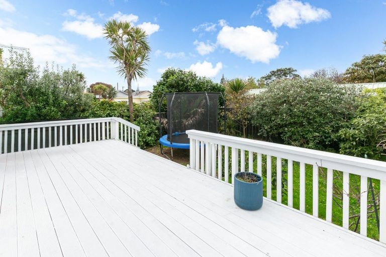Photo of property in 159 Queens Drive, Lyall Bay, Wellington, 6022