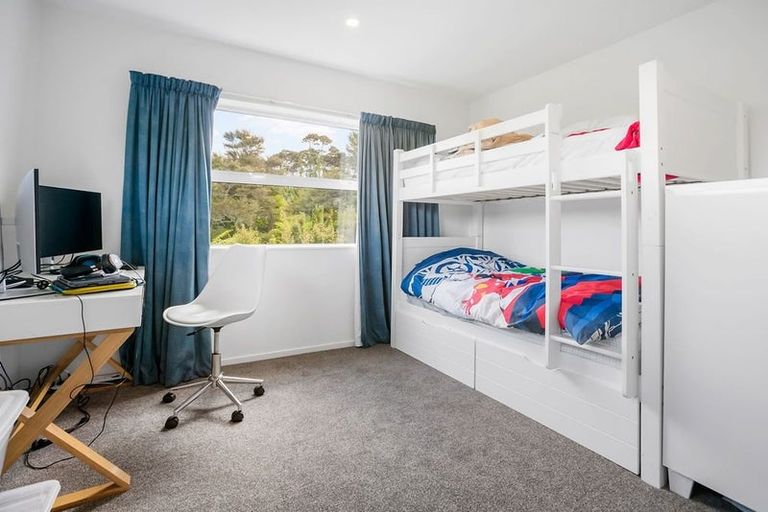 Photo of property in 28 Shah Place, Glen Eden, Auckland, 0602