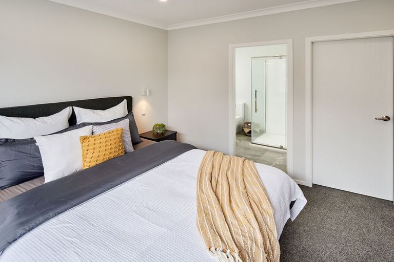 Photo of property in 107 Queen Charlotte Drive, Aotea, Porirua, 5024