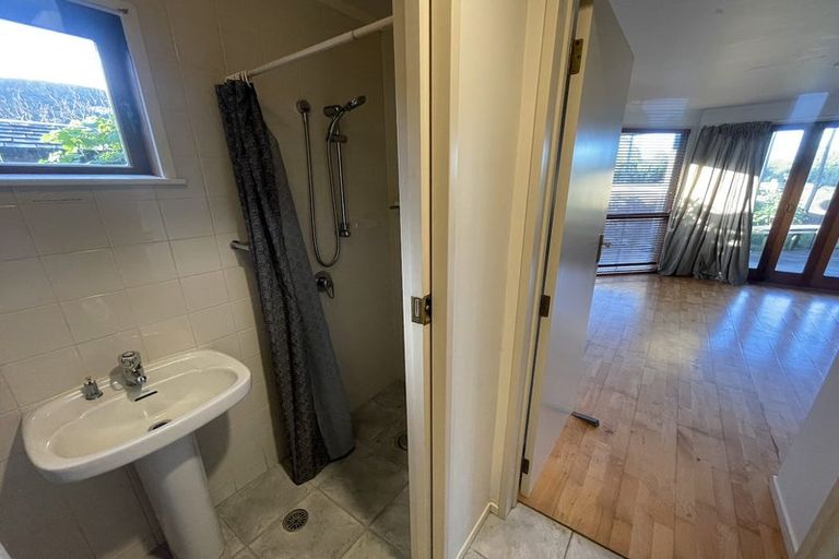 Photo of property in 180 Marine Parade North, Piha, New Lynn, 0772