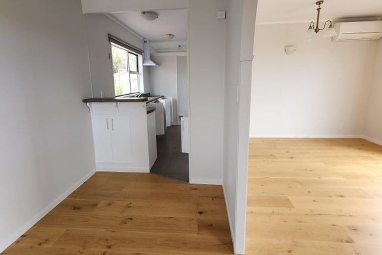 Photo of property in 2/54 Redwing Street, Browns Bay, Auckland, 0630