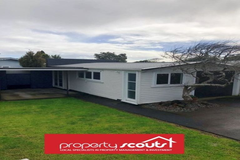Photo of property in 76 Gloria Avenue, Te Atatu Peninsula, Auckland, 0610