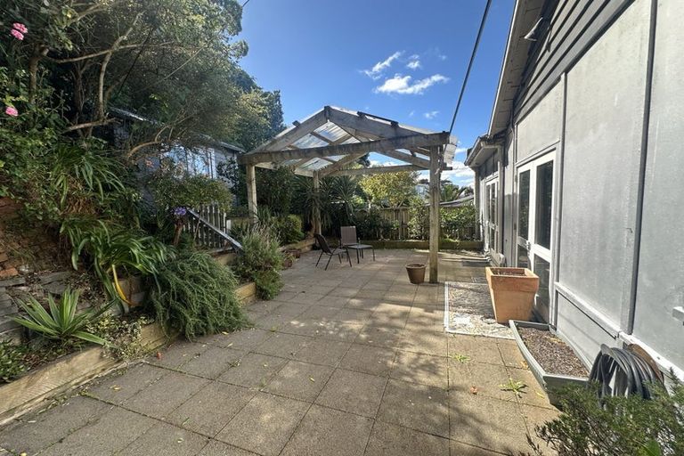 Photo of property in 217 Marine Parade, Seatoun, Wellington, 6022