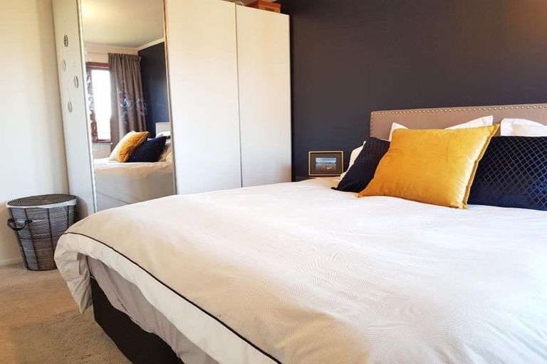 Photo of property in 660 Te Atatu Road, Te Atatu Peninsula, Auckland, 0610