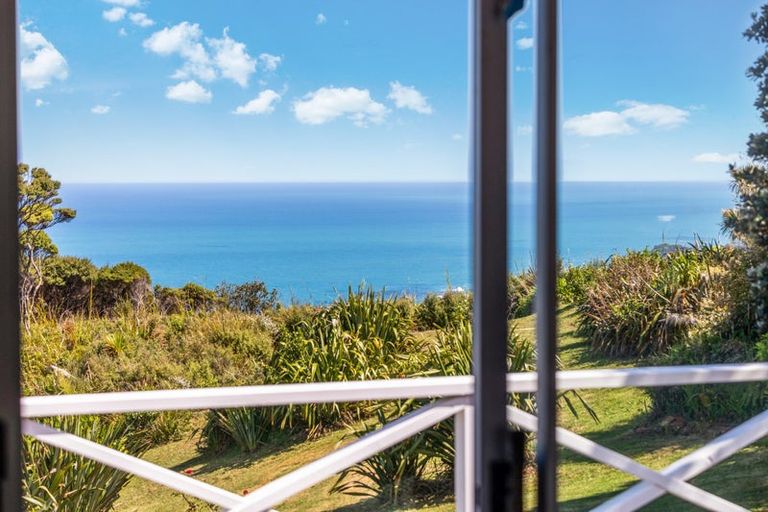 Photo of property in 13 Te Ahuahu Road, Piha, New Lynn, 0772