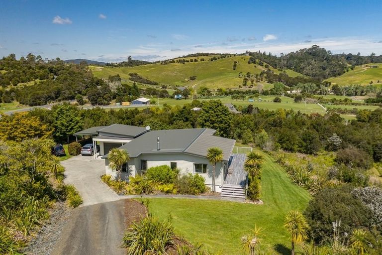 Photo of property in 15 Tikitiki Lane, Russell, 0272