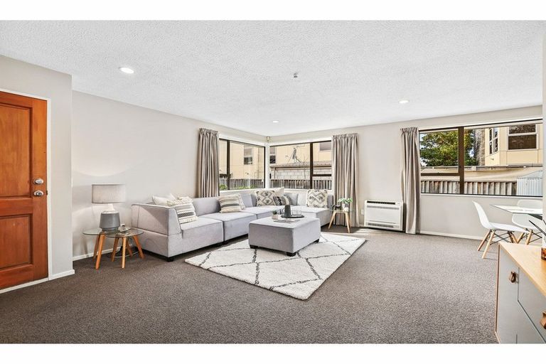 Photo of property in 2/100 Purchas Street, Edgeware, Christchurch, 8013