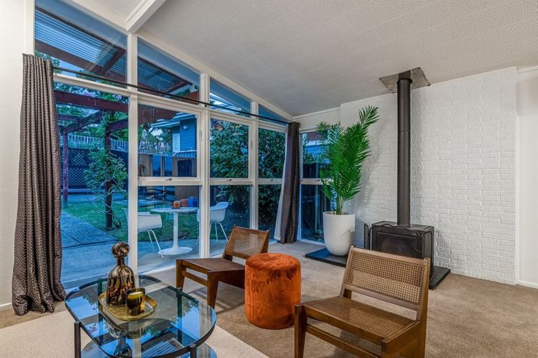 Photo of property in 7 Madison Place, Forrest Hill, Auckland, 0620