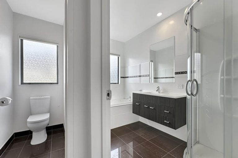 Photo of property in 51b Rodney Street, Howick, Auckland, 2014