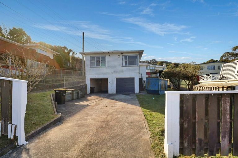 Photo of property in 18 Arapiko Street, Johnsonville, Wellington, 6037