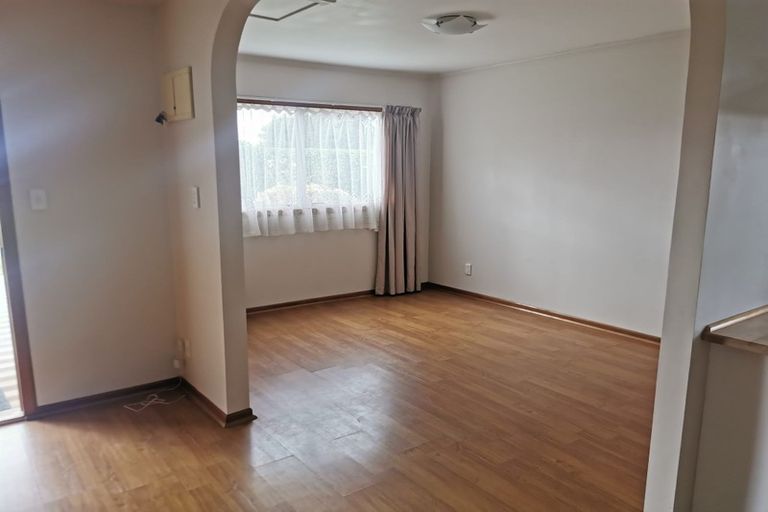 Photo of property in 1/15 Fordham Street, Beach Haven, Auckland, 0626