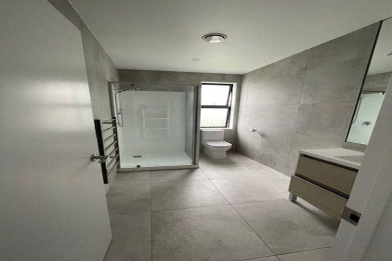 Photo of property in 2 Symes Drive, Red Beach, 0932
